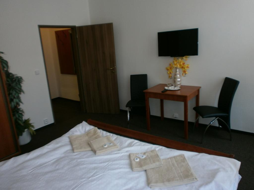 Hotel U Cisare Melnik Exterior photo