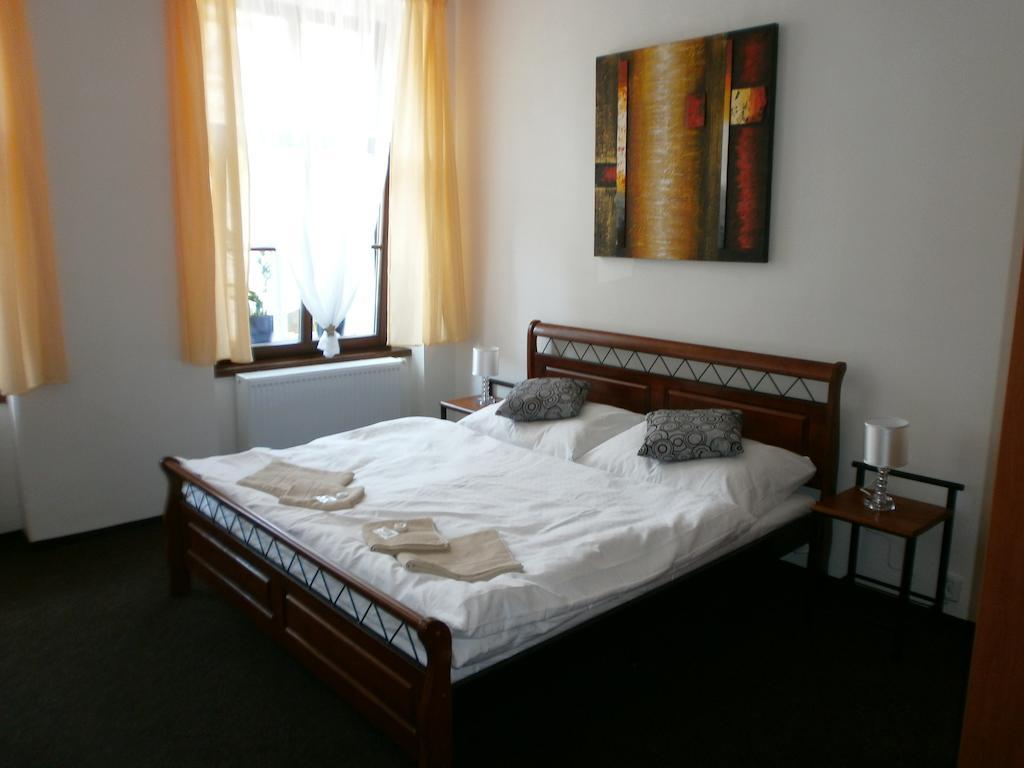 Hotel U Cisare Melnik Exterior photo