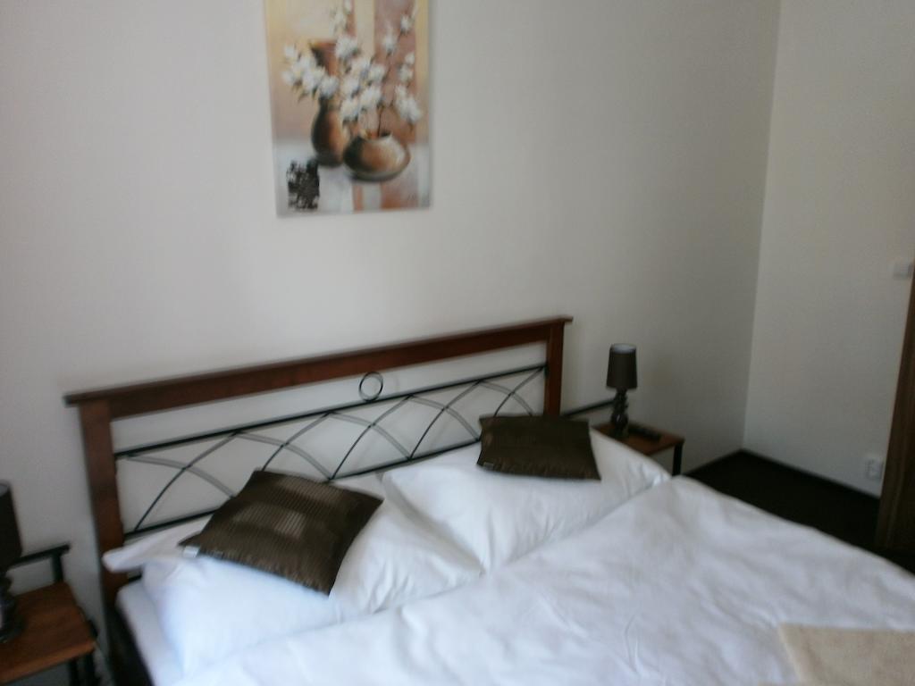 Hotel U Cisare Melnik Exterior photo