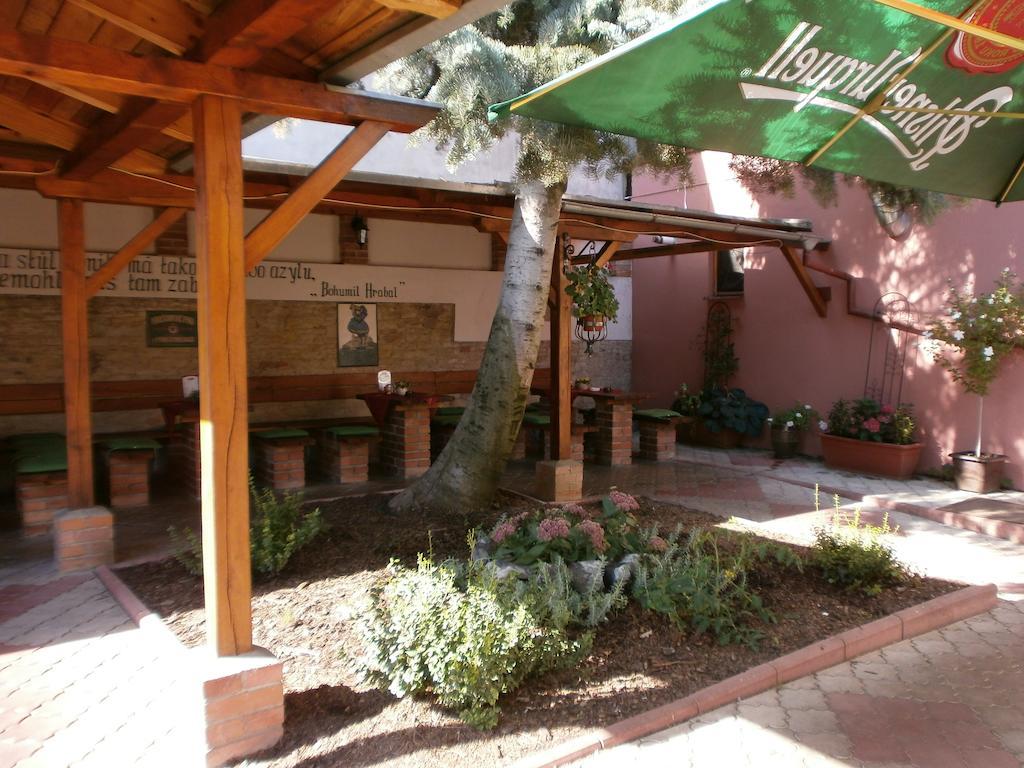 Hotel U Cisare Melnik Exterior photo